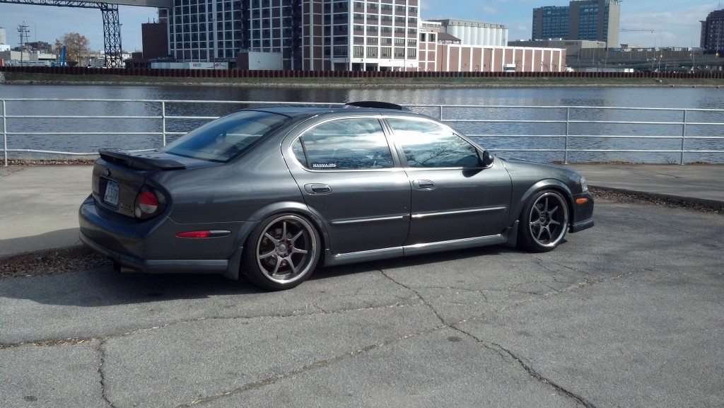 Moncef Faik's 2001 Nissan Maxima SE